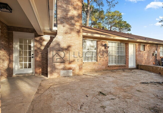Photo - 816 Winthrop Cir