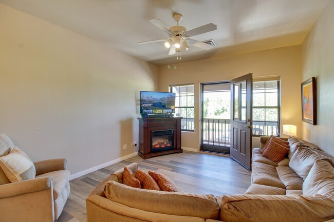 Building Photo - 2373 Quarter Horse Trl Unit ID1386113P