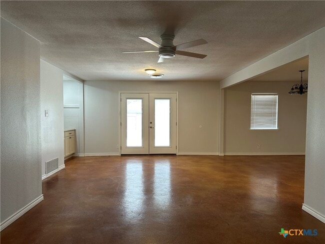 Photo - 1313 Fieldcrest