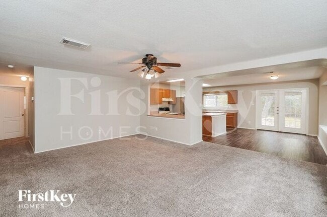 Photo - 910 Saxonhill Dr