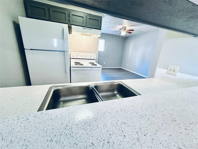 Photo - 3702 S 2nd St Unit 103