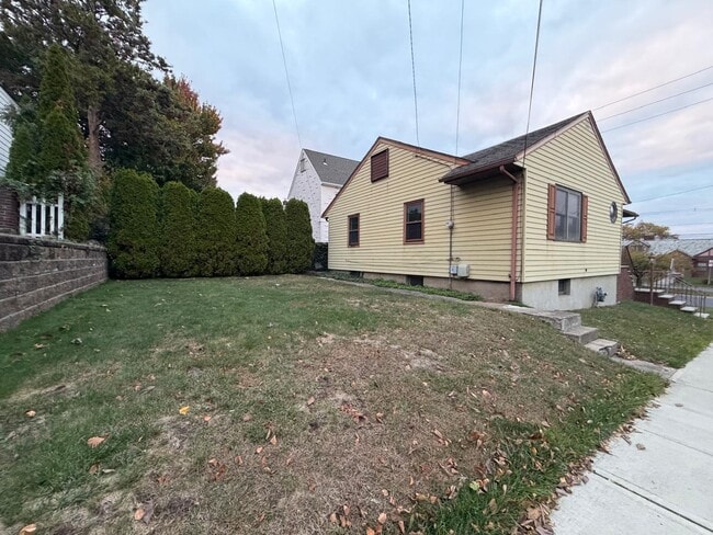 Photo - 697 Allwood Rd