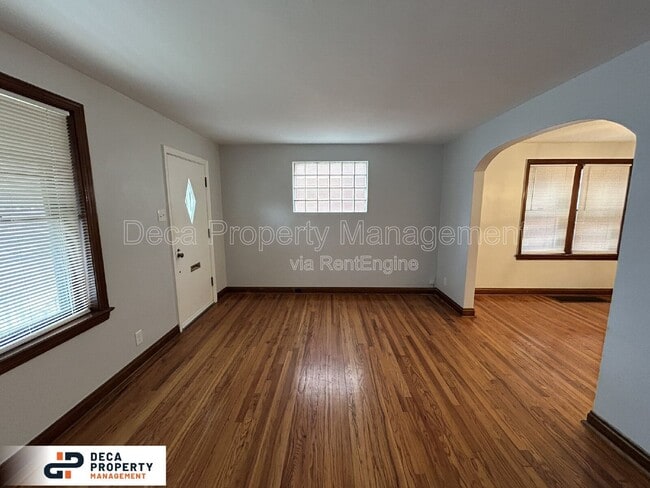 Photo - 6653-6655 Lansdowne Ave