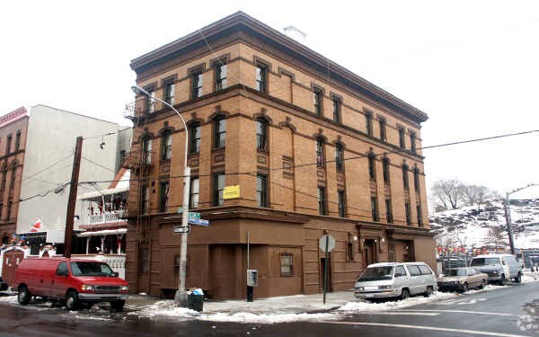 Photo - 501 E 176th St Apartments