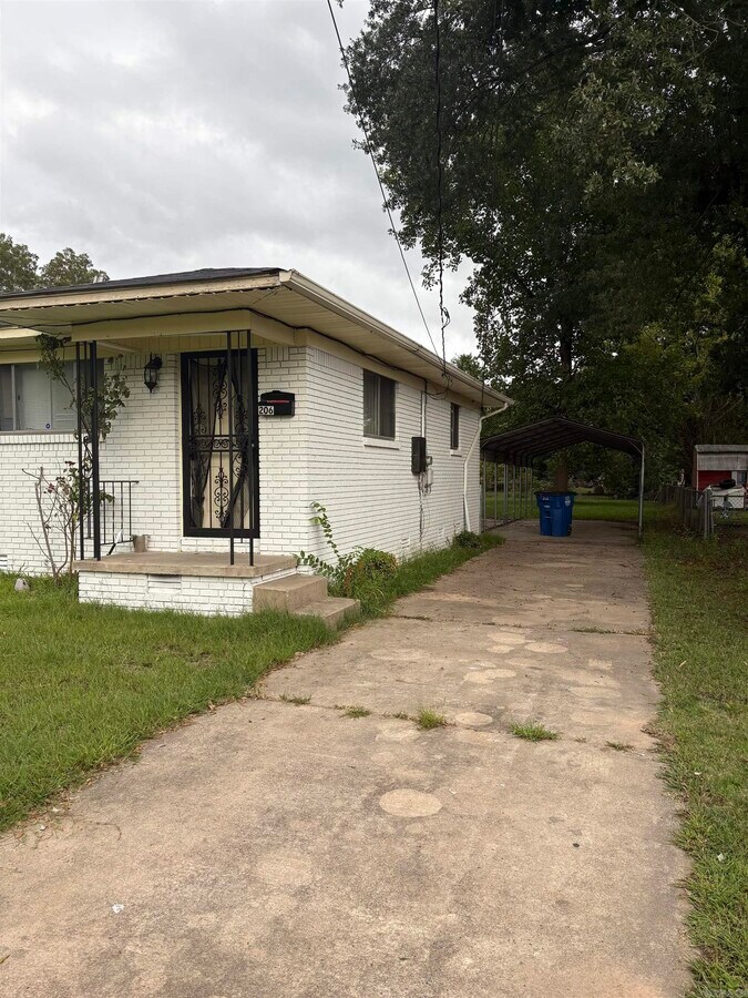 Photo - 206 Mills St