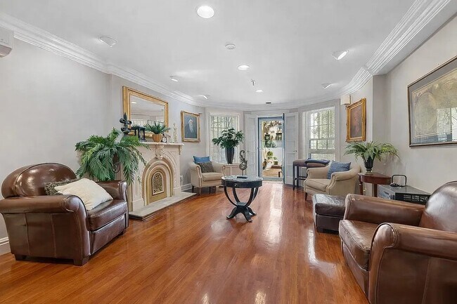 Photo - 163 E 71st St Unit 1C