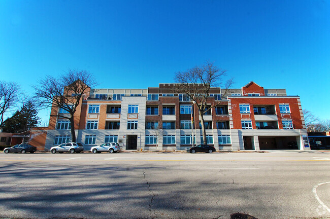 Building Photo - 1202 Waukegan Rd Unit 404 Rental