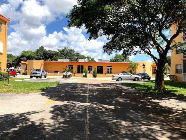Building Photo - 4394 NW 9th Ave Unit 14-2h