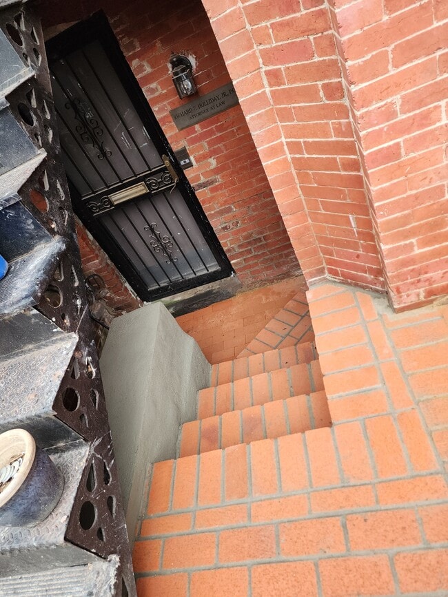 Building Photo - 1604 6th St NW Unit DC