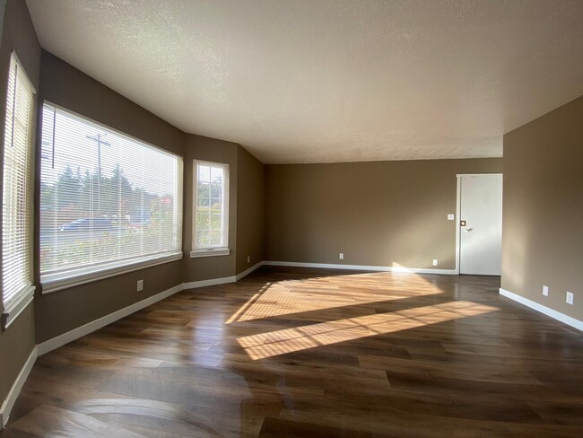 Living room - 2421 Country Club Blvd Condo Unit 3