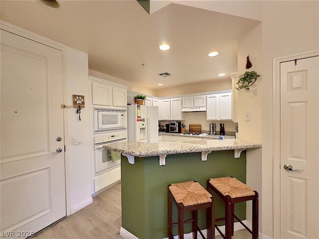 Photo - 27 E Agate Ave Unit 305