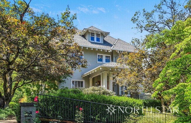 Building Photo - Live in a National Historic Home