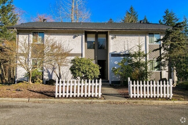 Building Photo - Don't Miss This Beautiful 2 Bed, 1 Bath To... Unit 4 Rental