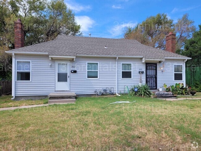 Building Photo - $595 - 1 bedroom/ 1 bathroom - Duplex. Unit 2007 N Estelle Rental