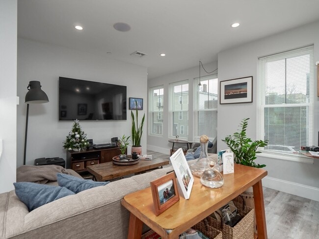 Photo - 45 L St Unit 2