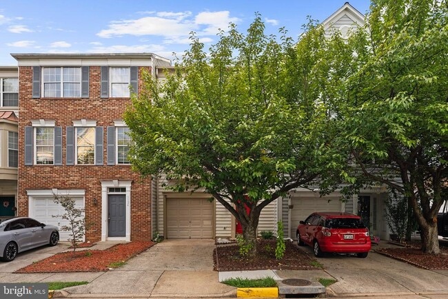1122 Cypress Tree Pl