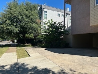 Building Photo - 4004 Gilbert Ave Rental