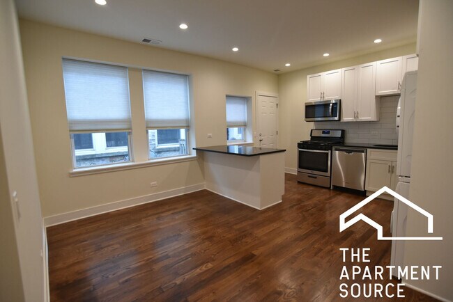 Photo - 3232 N Clark St Unit 2F