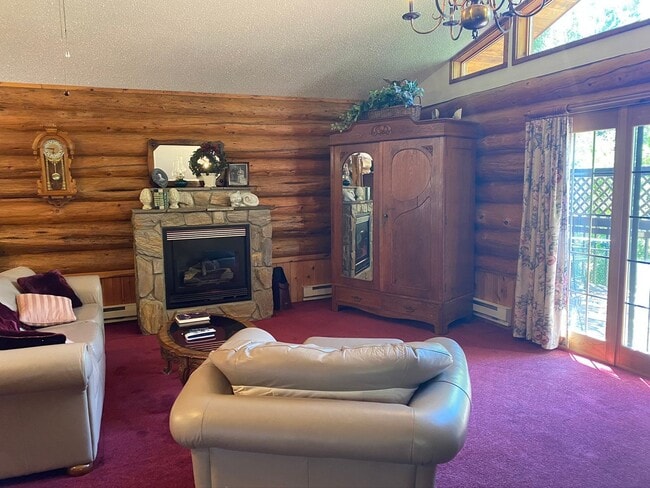 Photo - ONE ROOM | 1 BATH | LOG COUNTRY COTTAGE IN THE HILLS