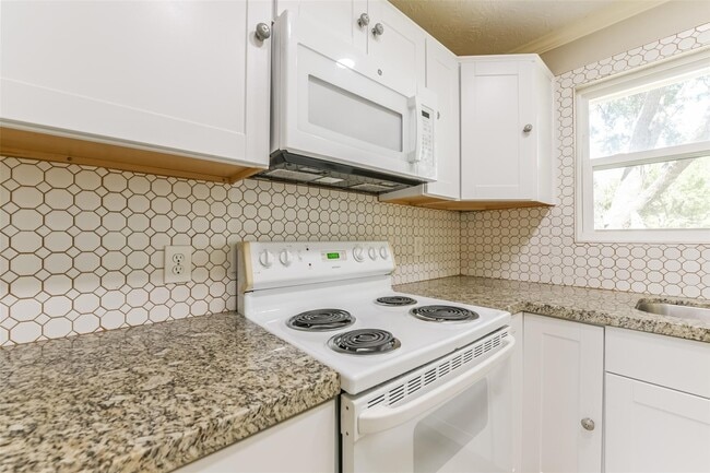 Photo - 2502 Drummer Dr