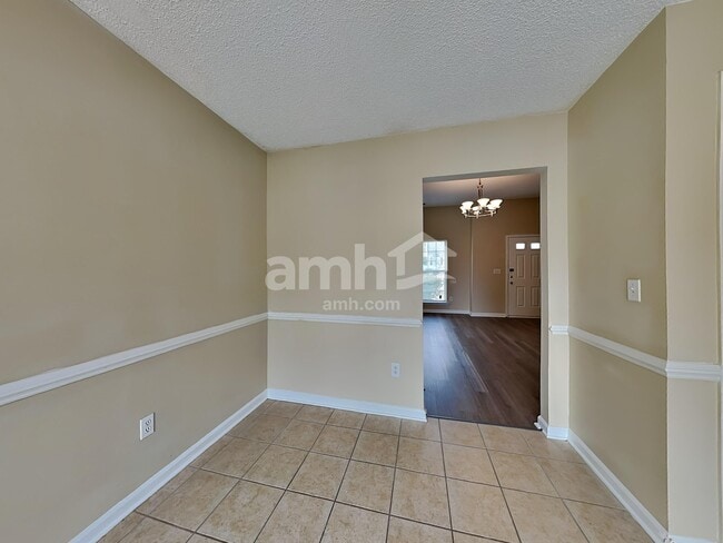 Photo - 214 Clay Thorn Ct