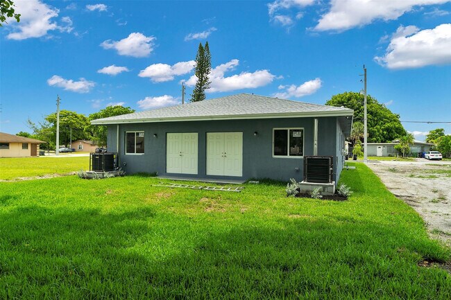 Photo - 2451 NW 21st St