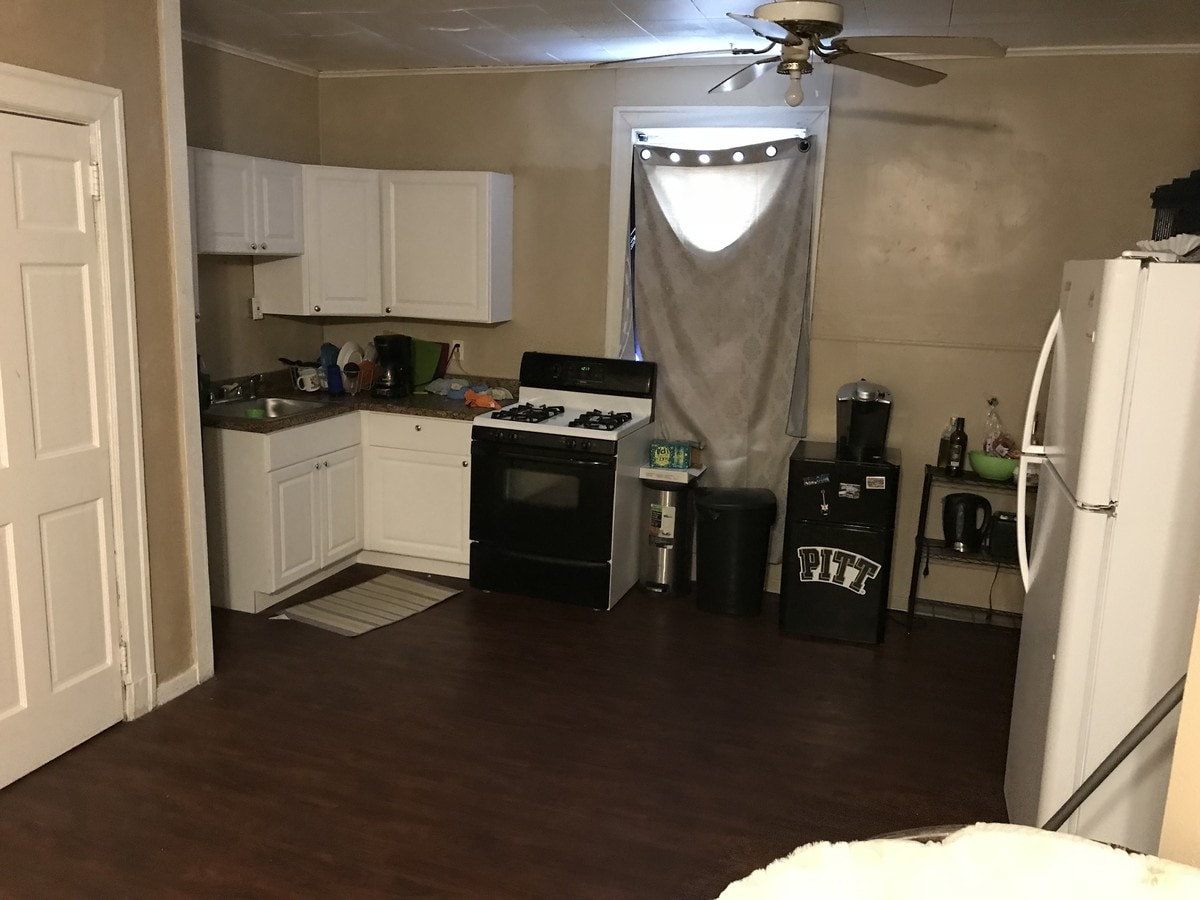 Photo - 3462 St James Pl