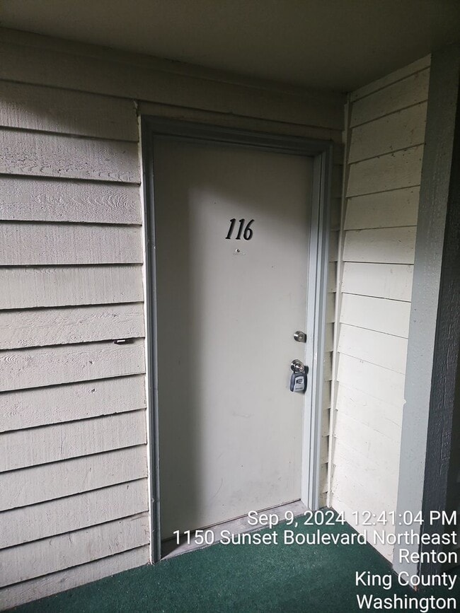 Photo - Renton Sunset Heights Condominiums - 2 bedroom 1 bathroom lower floor unit - Water, Sewer & Garba...