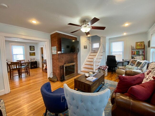 Photo - 482 Beale St