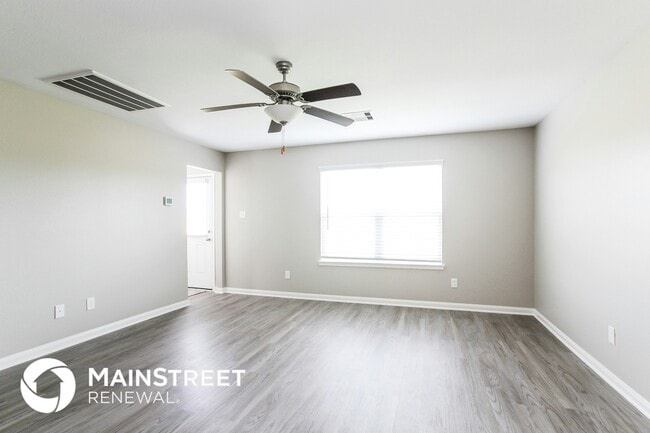 Photo - 25213 Dickens Dr