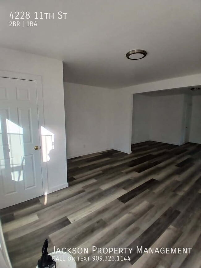 Photo - 4228 11th St