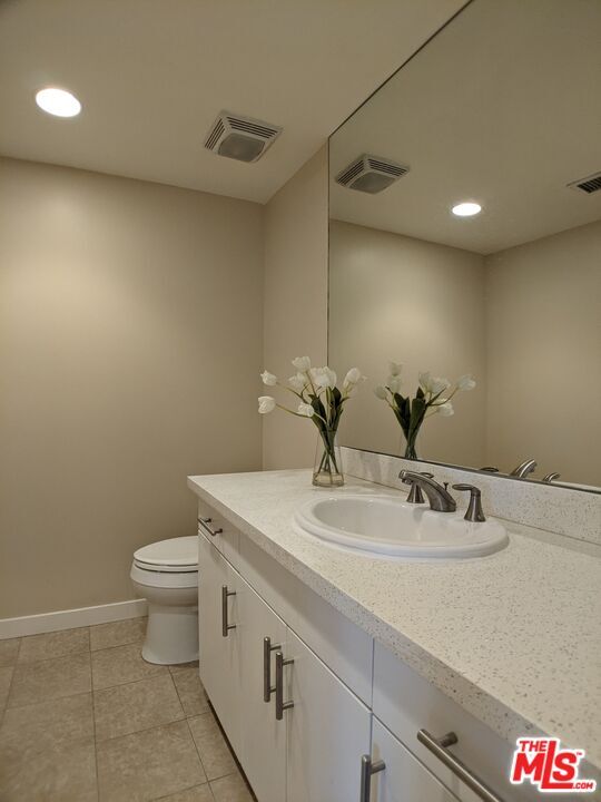 Photo - 5143 White Oak Ave Unit 102