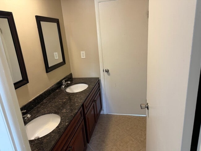 Photo - 8 Fireside Ct