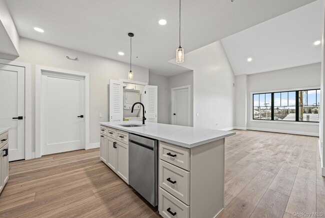 Photo - 80 Division St Unidad 3c,3d