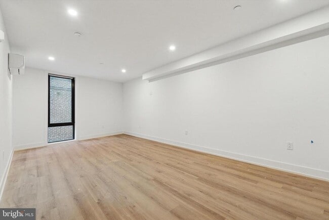 Building Photo - 808 N 3rd St Unit 12