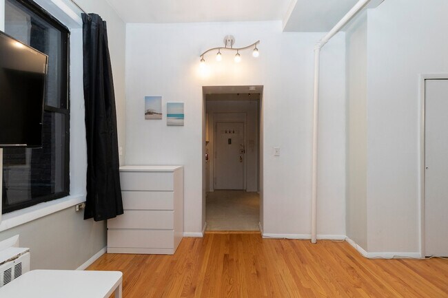 Photo - 1789 1st Ave Unidad SI ID1032062P