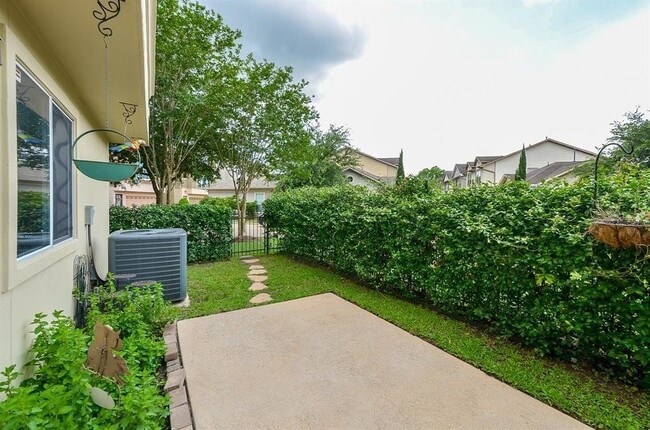 Building Photo - 3316 Clearview Cir