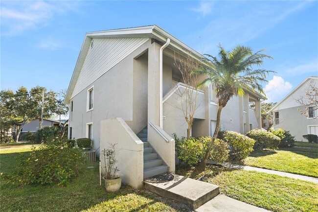 Building Photo - 5606 Blue Shadows Ct Unit 10