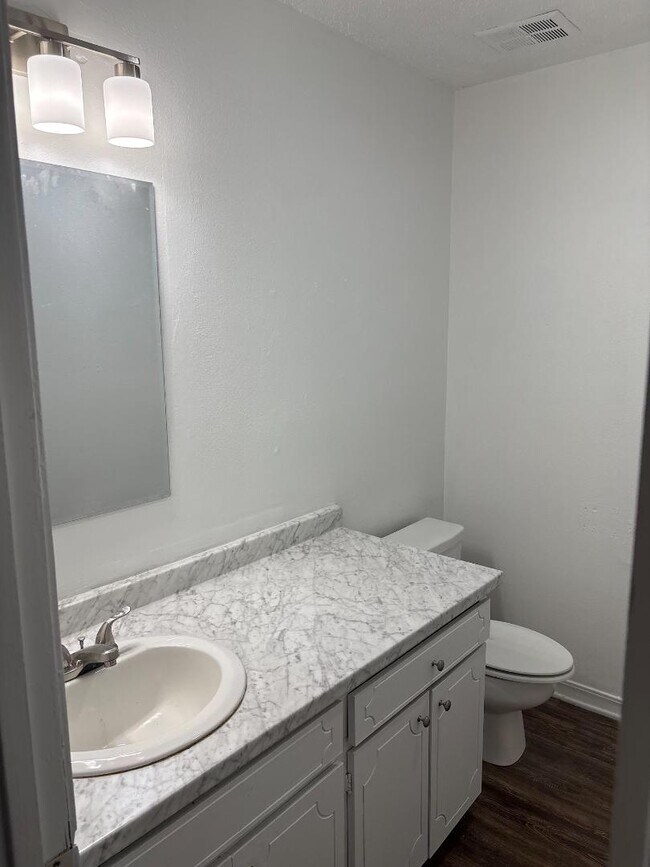 Photo - 1814 Meadowgreen Dr