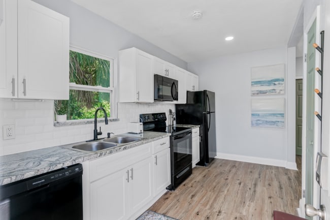 Photo - 625 Kirkwood Terrace N Unit B