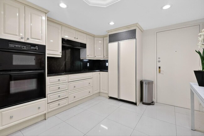 Photo - 9595 Collins Ave Unidad N-8f