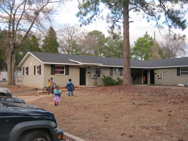 Photo - 4158 Old Cusseta Rd Apartments