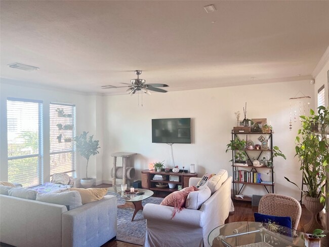 Photo - 1113 Peveto St