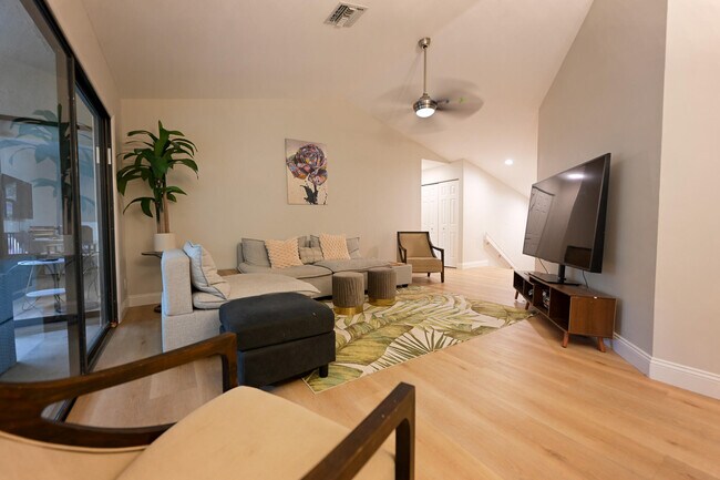 Photo - 5740 Coach House Cir Unit F