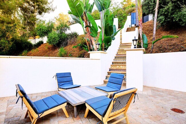 Photo - Fully Furnished Luxurious Spanish Mediterranean Villa in Hollywood Hills: 4-Bedroom, 2.5-Bath Ret...