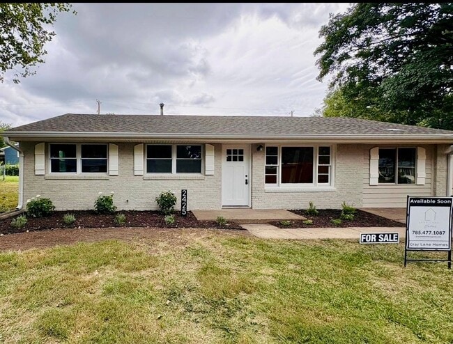 Building Photo - Newly Remodeled Home near KSU Football Sta...