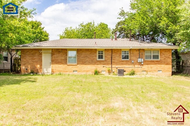Photo - 2610 NW Lindy Ave