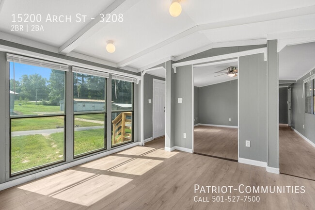 Photo - 15200 Arch St
