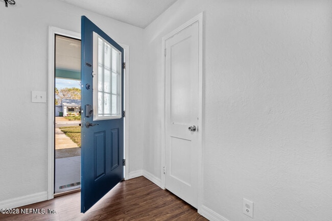 Photo - 1818 10th St N