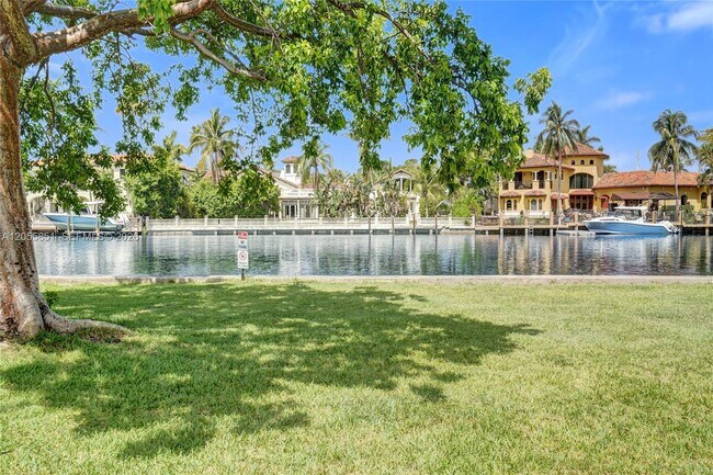 Building Photo - 2000 Atlantic Shores Blvd Unit 207